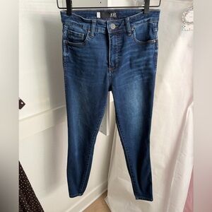 Kut from the Kloth High Rise Donna Fab Ab Ankle Skinny Size 2